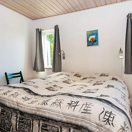 6 Person Holiday Home In Ebeltoft *